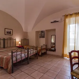 Pensión Albatro, Catania